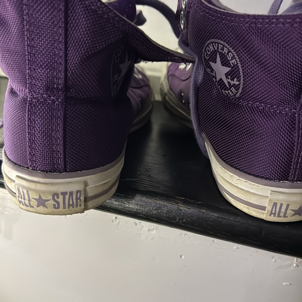 Women’s size 8 purple Converse high tops - Picture 10 of 11